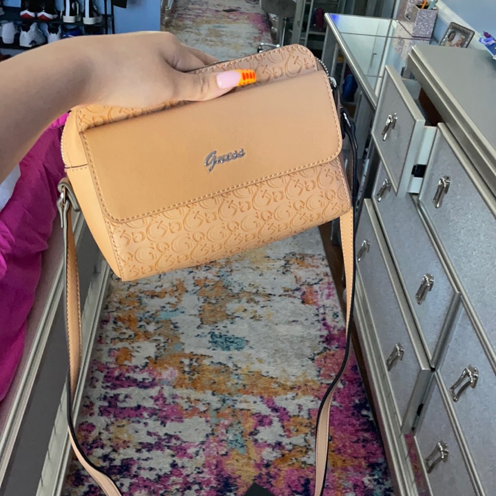 brown guess bag